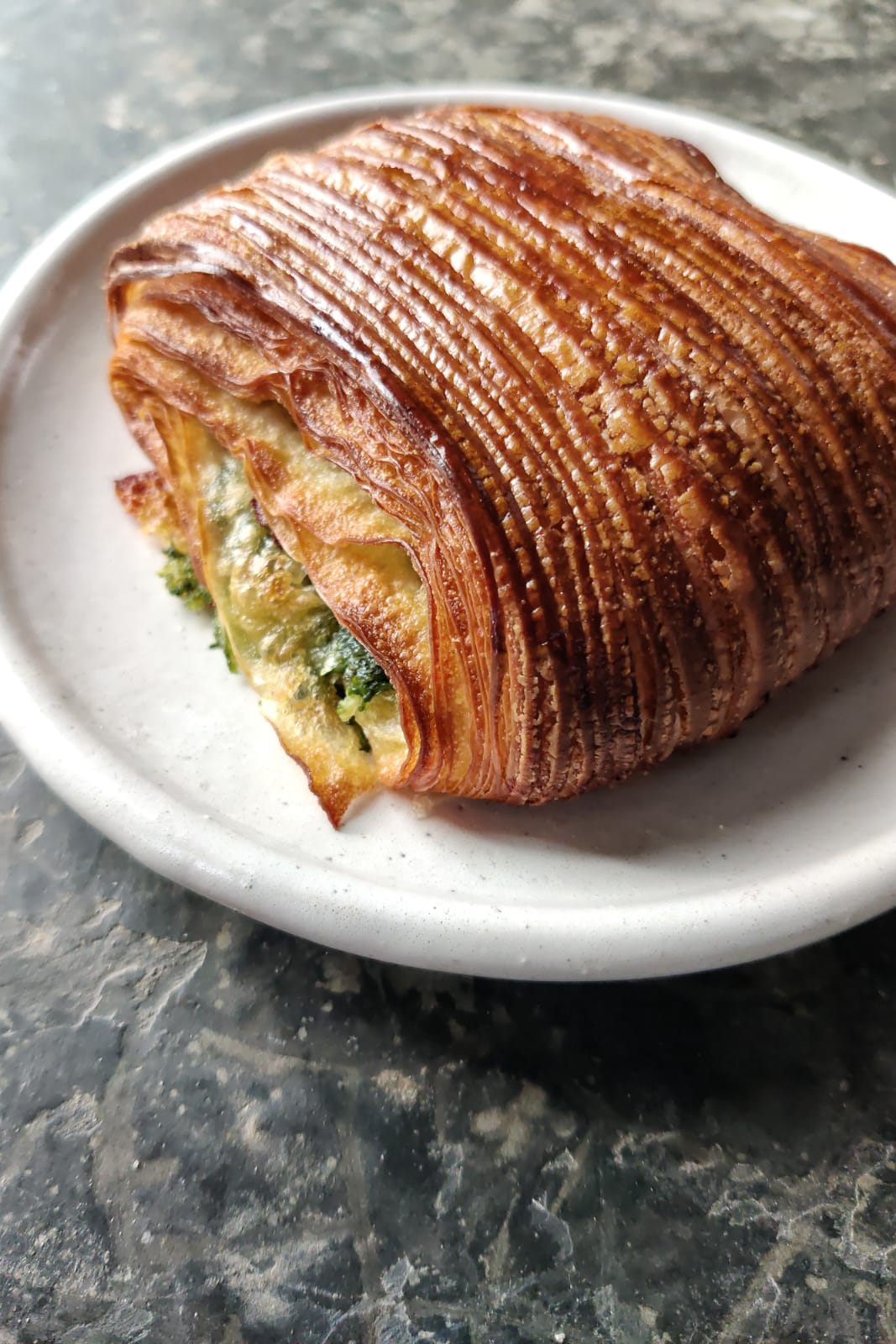 Pain suisse de espinaca y ricotta