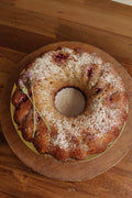 Torta de yogur limón y moras.